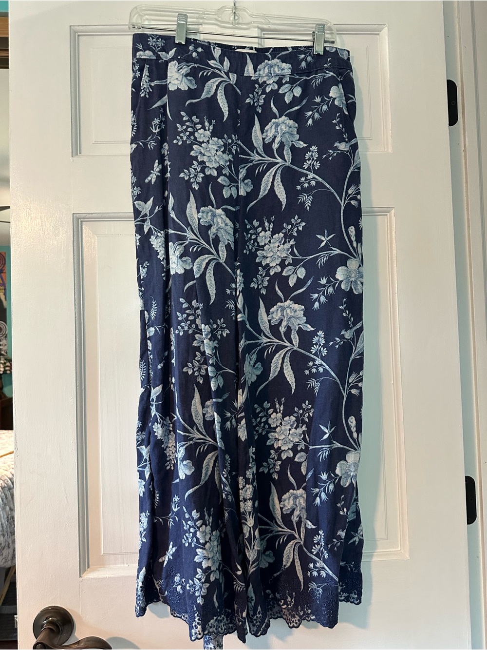 Floral Lace-Hem Palazzo Pants in Navy